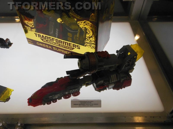 Transformers=botcon 2013 Generatations Prime Paltinum  (27 of 424)